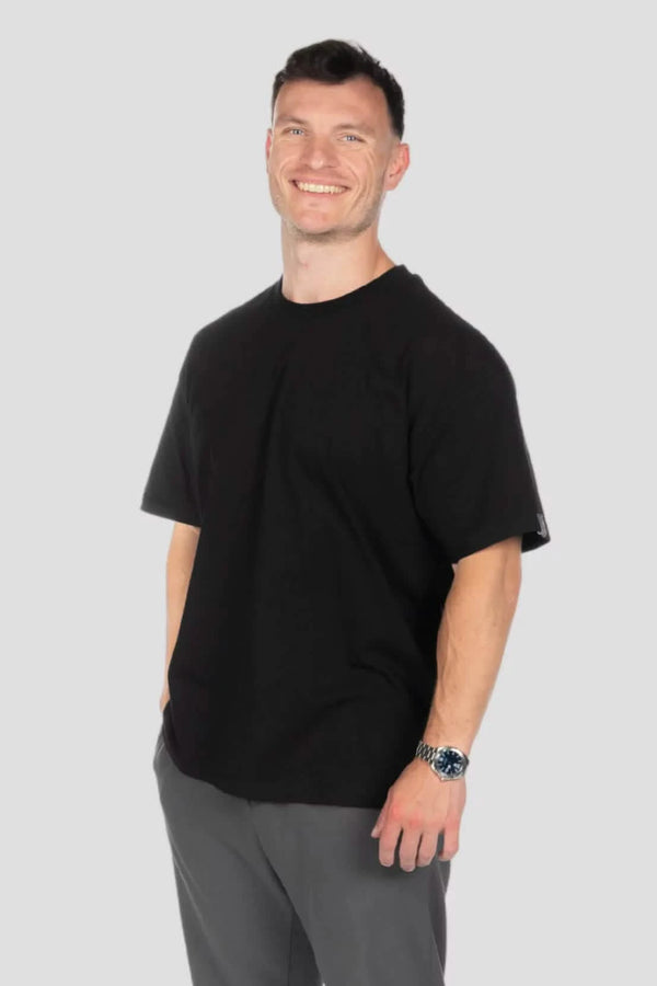 T-Shirt Edelweiss Oversized Light Herren mit dezentem Edelweiss-Badge am Arm – Oversized Fit aus 100 % Baumwolle