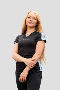 Damen Edelweiss Sportshirt von Edelvetica, ein funktionelles und stilvolles Sportbekleidungsstück. Das Shirt besticht durch ein charakteristisches Edelweiss-Design, das sportliche Funktionalität mit einem Hauch von alpiner Ästhetik verbindet. Ideal für aktive Frauen, die Wert auf Komfort und Stil bei ihren sportlichen Aktivitäten legen.