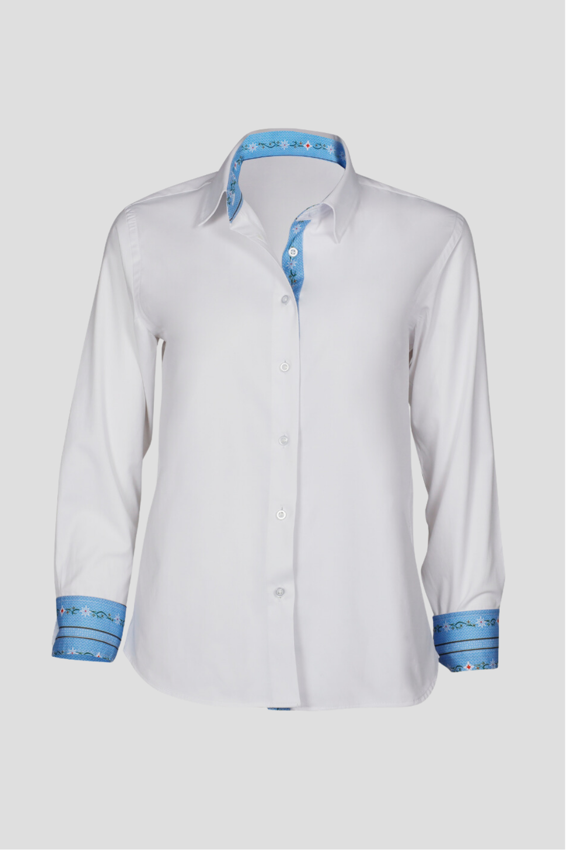 Damen Edelweiss Bluse von Edelvetica, elegant und traditionell gestaltet. Die Bluse zeichnet sich durch ein feines Edelweiss-Muster aus, das einen Hauch von alpiner Eleganz verleiht. Sie ist ideal für Anlässe, bei denen eine Kombination aus klassischem Stil und modischer Raffinesse gefragt ist.