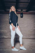 Damen Jacke mit Alpaufzug Muster, Stehkragen und Taschen.