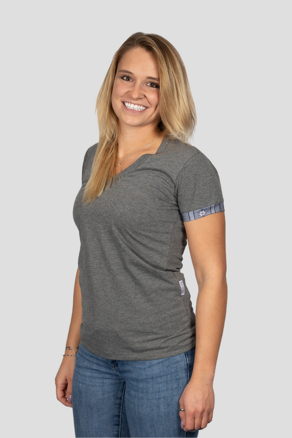 Edelweiss Original Damen T-Shirt in verschiedenen Farben mit einzigartigem Edelweiss-Design am Armabschluss von Edelvetica.