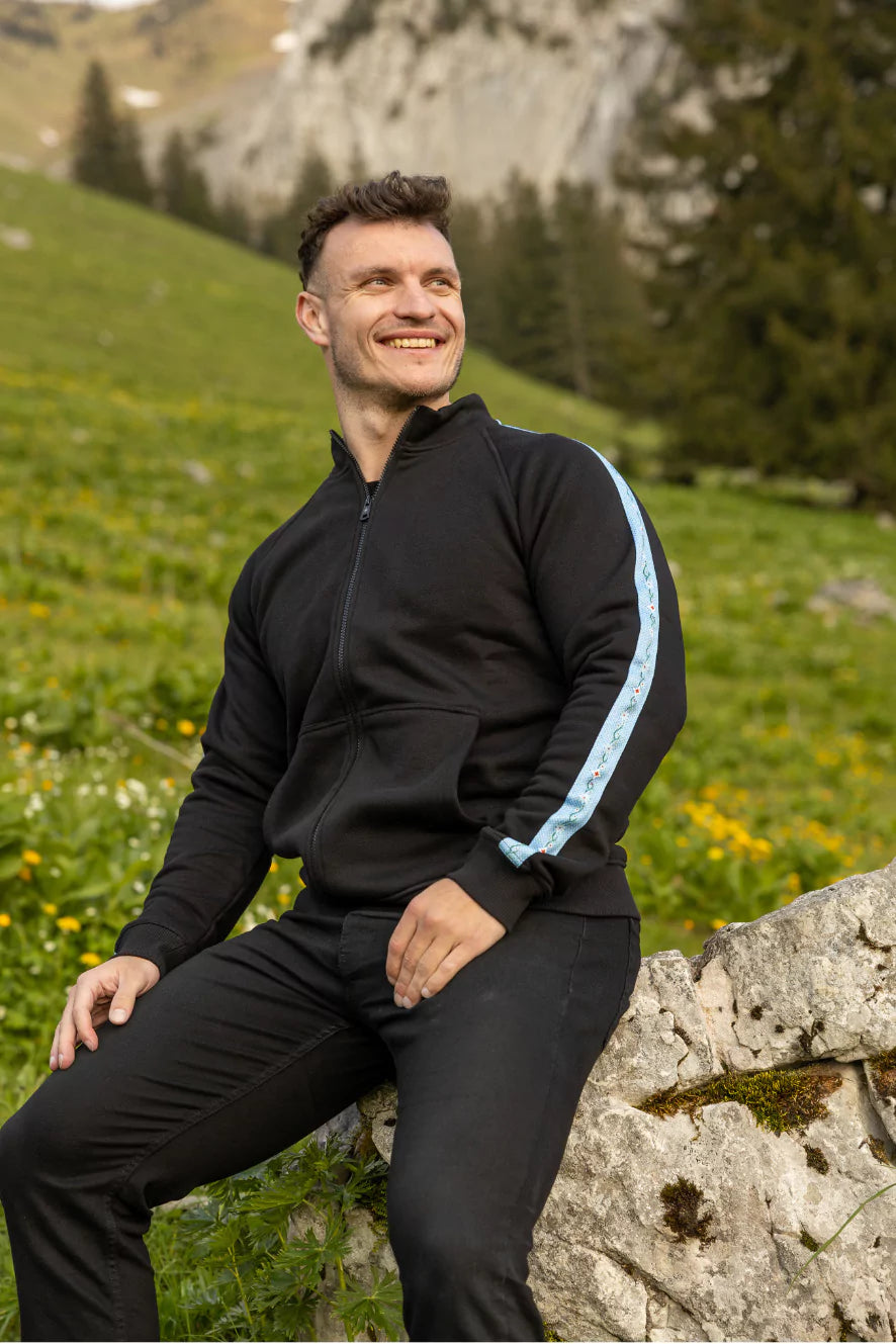 Herren-Jacke mit Edelweiss-Design von Edelvetica in verschiedenen Farben, aus 100% Premium-Baumwolle.