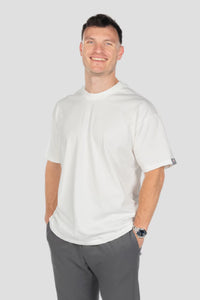 T-Shirt Edelweiss Oversized Light Herren mit dezentem Edelweiss-Badge am Arm – Oversized Fit aus 100 % Baumwolle
