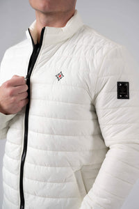 Herren Edelweiss Übergangsjacke von Edelvetica, eine elegante und funktionale Jacke. Sie zeichnet sich durch das charakteristische Edelweiss-Design aus, das stilvolle Akzente setzt. Ideal für die Übergangszeit, vereint die Jacke Komfort mit modischem Ausdruck und eignet sich perfekt für vielseitige Outfits.